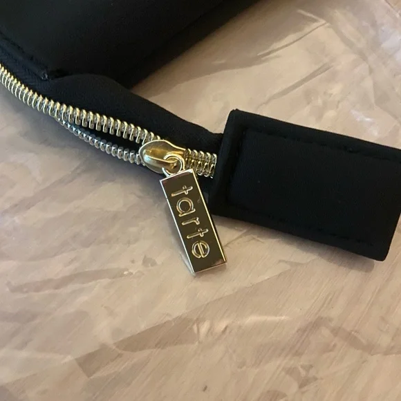 Tarte simply chic makeup bag - Picture 4 of 4